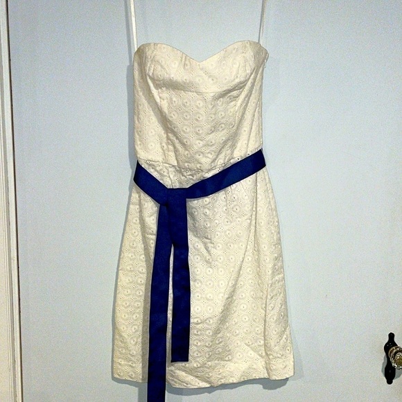 DKNYC white strapless eyelet dress with navy sash size 0 - Picture 1 of 5